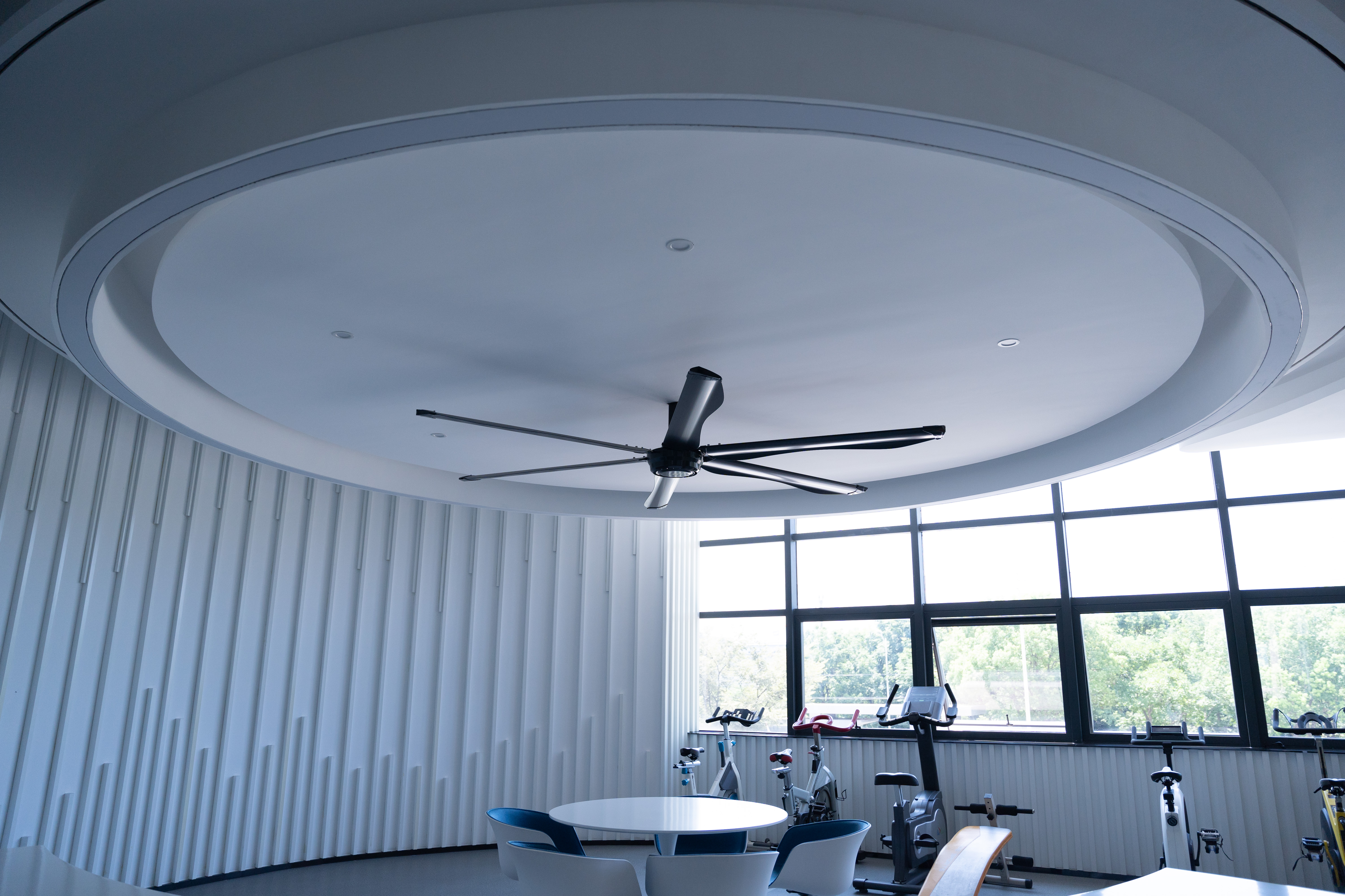 Usado VENTILADOR INDUSTRIAL HVLS PEQUEÑO