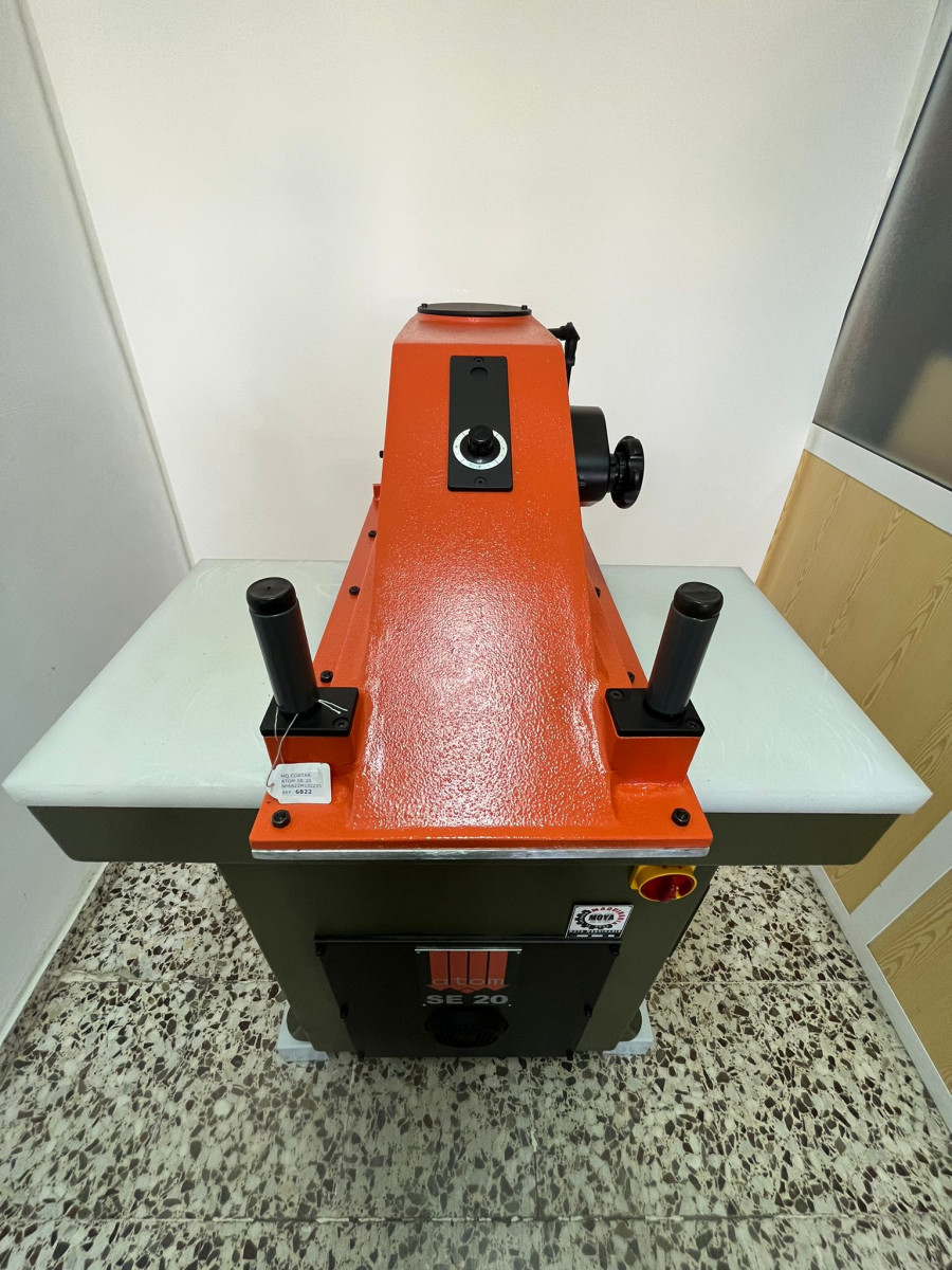 Usado MÁQUINA DE CORTAR, MARCA ATOM, MODELO SE20