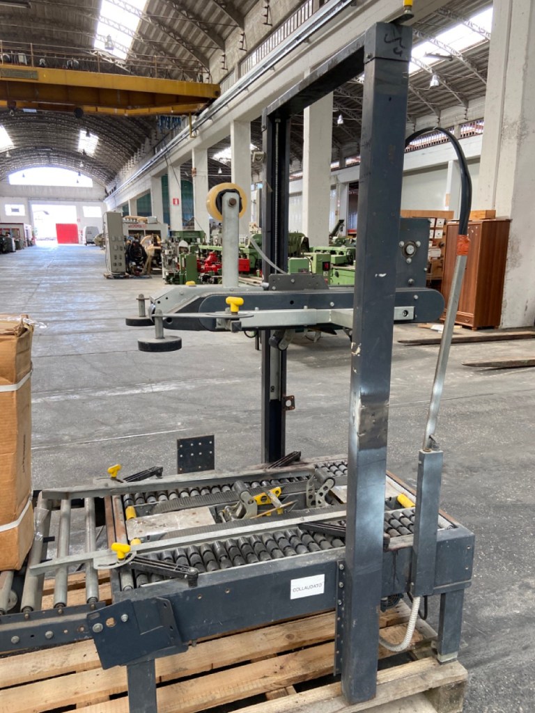 Used Nastratrice con nastro adesivo fino a 80 mm. marca Siat