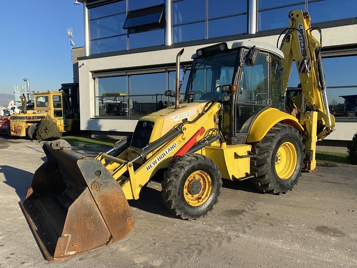 Usato 2006 NEW HOLLAND LB110 B 4PT