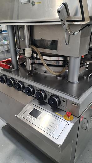 Used Manesty Rotapress Diamond D-type Tablet Press