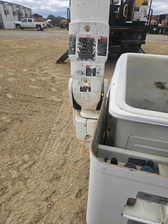 Used 2012 Ford /  Altec F750 / AA55E