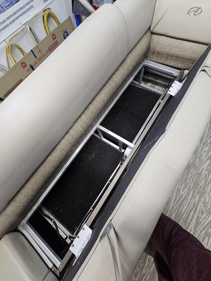 Used 2021 Avalon Excalibur winshield