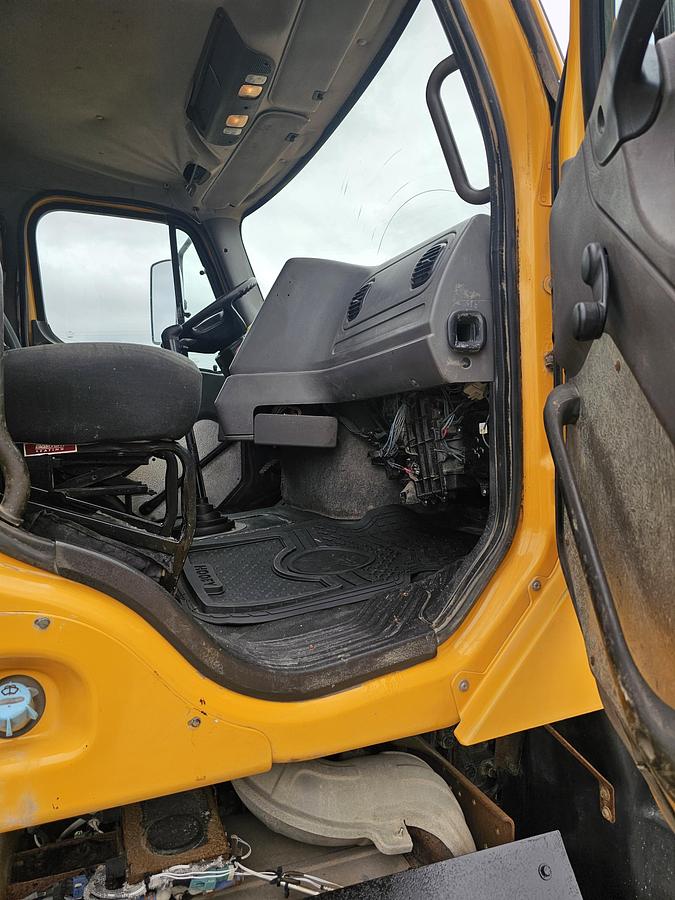 Used 2012 Freightliner 114SD