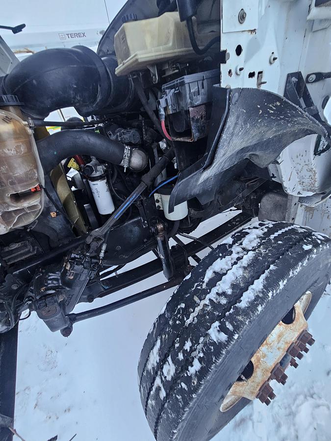 Used 2010 Ford/ Altec F750 /LRV