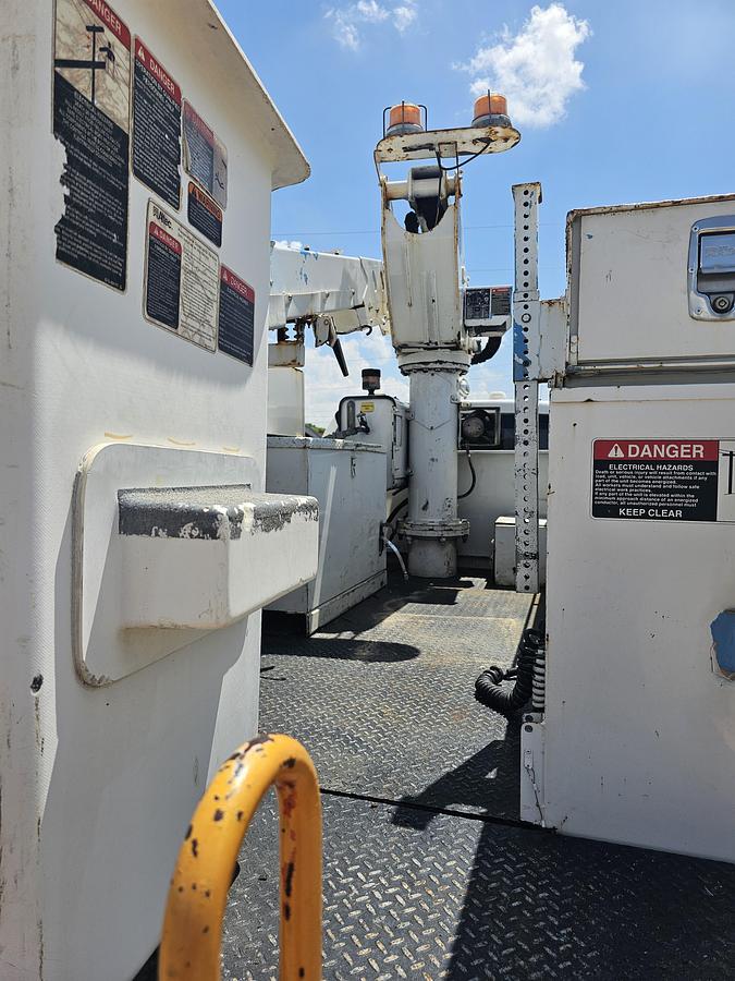 Used 2010 Ford /  Altec F550 / AT37G