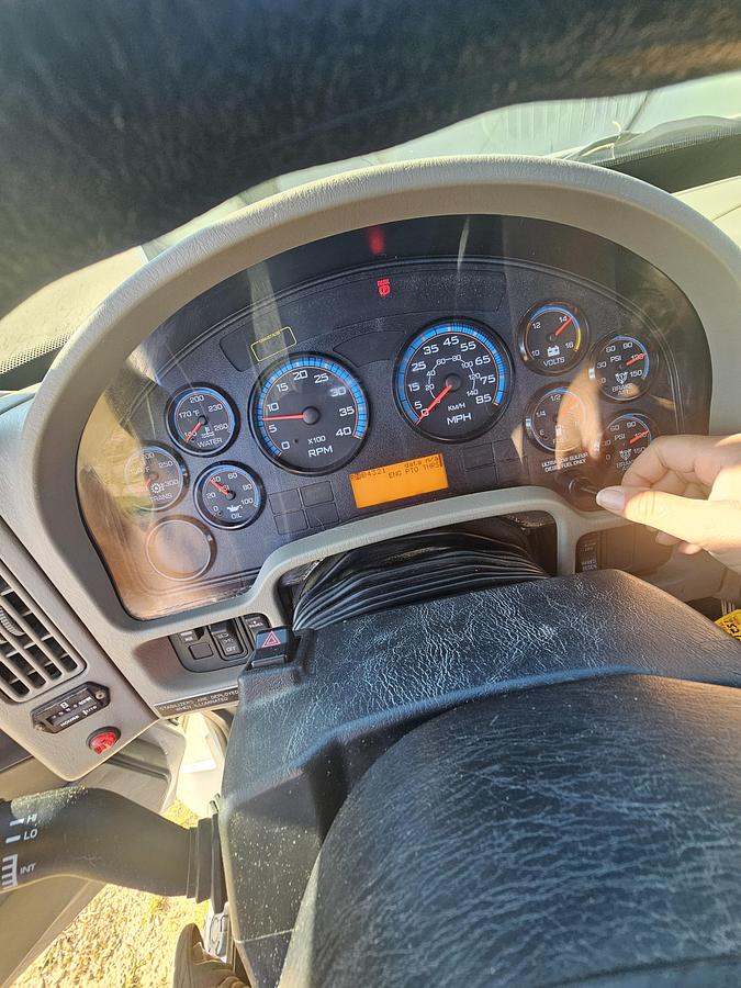 Used 2015 International / Utilicore 4300 / MD300