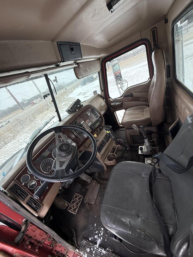 Used 2005 mack granite