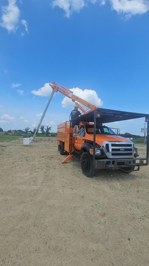 Used 2015 Ford / Altec F750 / LR756