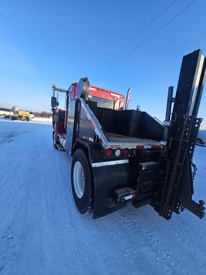 Used 2005 Kenworth T300