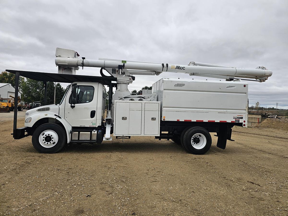 Used 2015 Freightliner / Altec M2106/ LRV60-E70