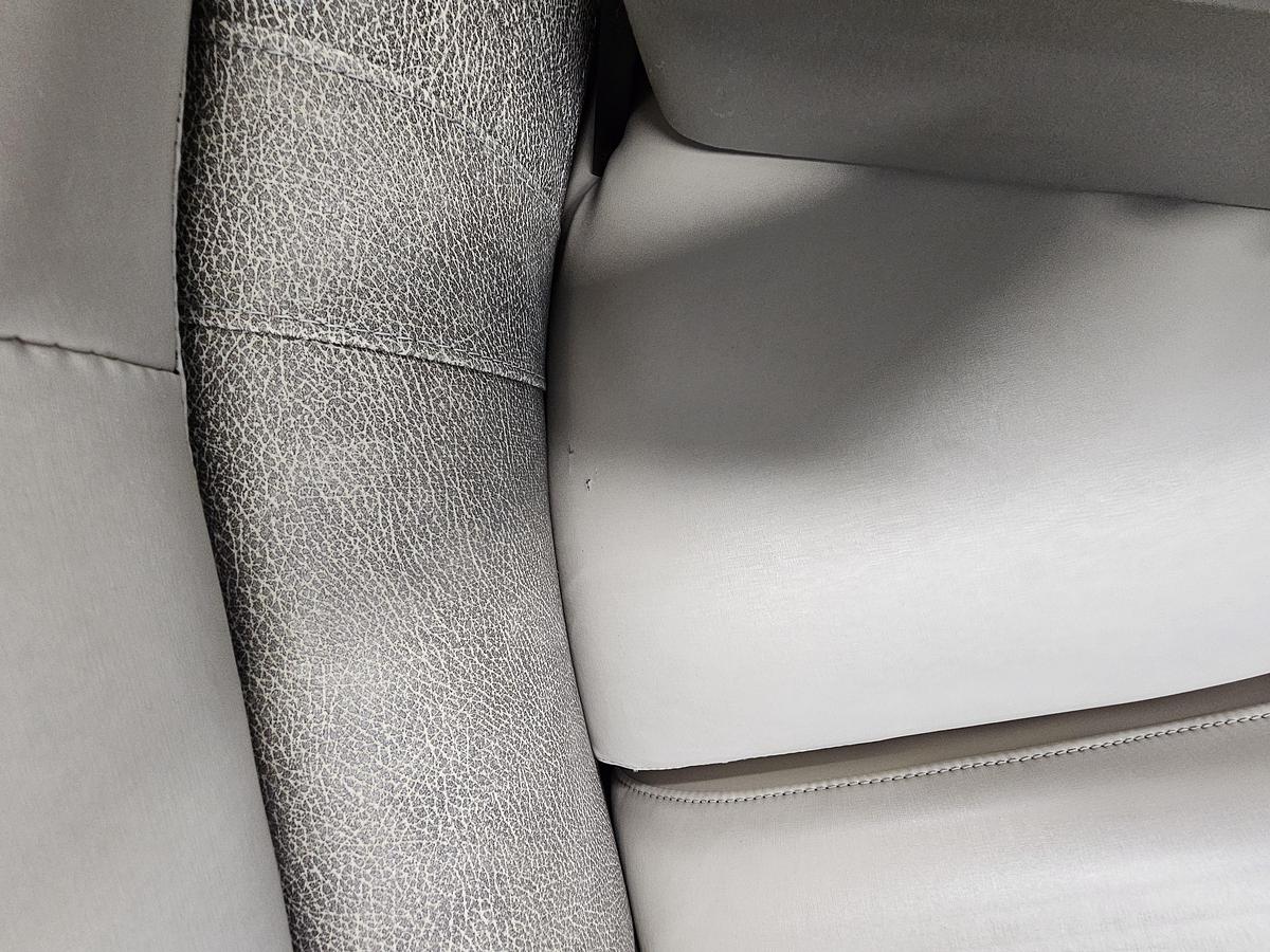 Used 2021 Avalon Excalibur winshield