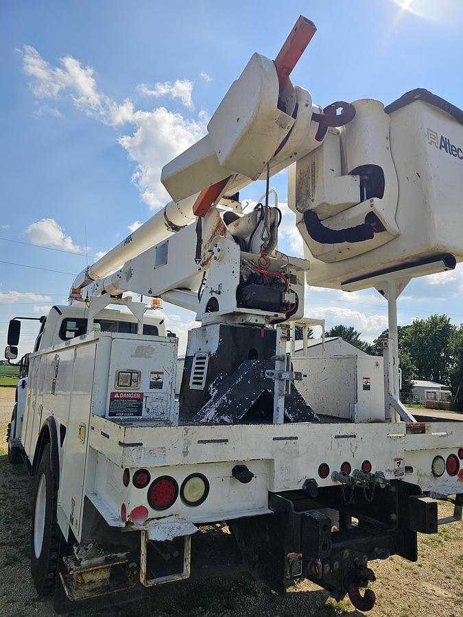Used 2014 Freightliner / Altec M2106/ AA755