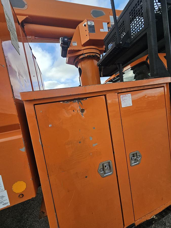 Used 2010 Ford /  Altec F750/ LRV55