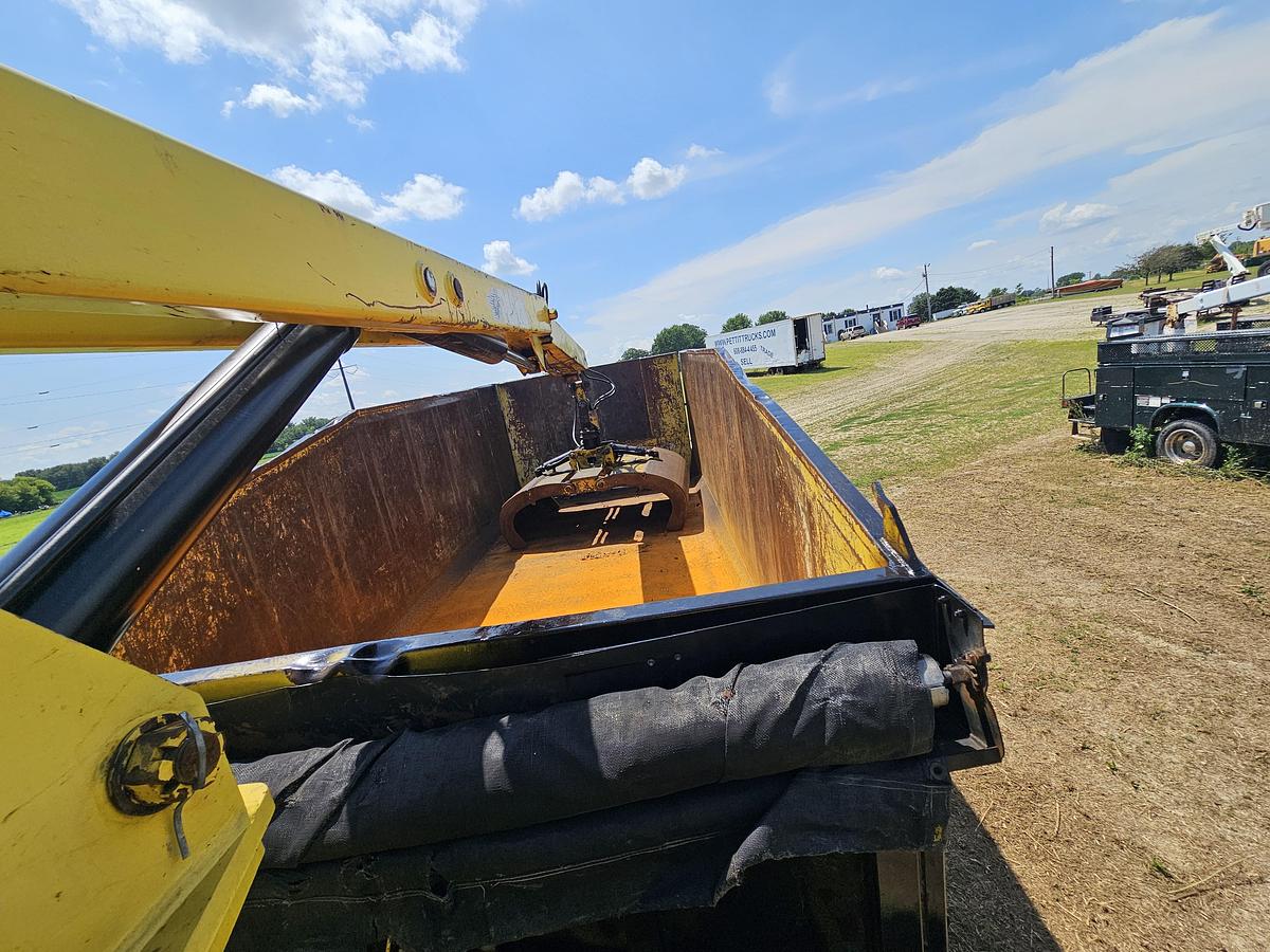 Used 2014 Peterbuilt 382