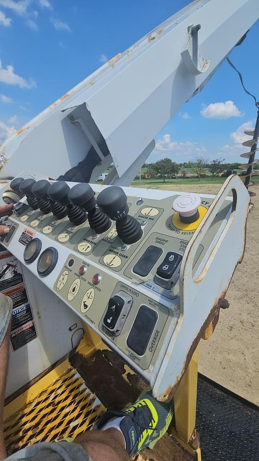 Used 2015 Ford /  Altec F750 / Digger derrick