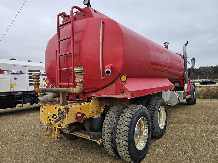 Used 2001 Freightliner FL112