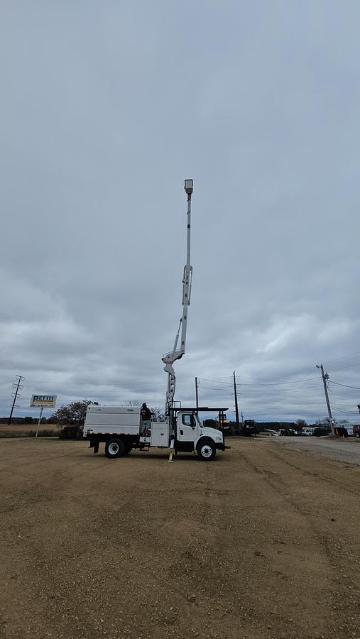 Used 2015 Freightliner / Altec M2106/ LRV60-E70