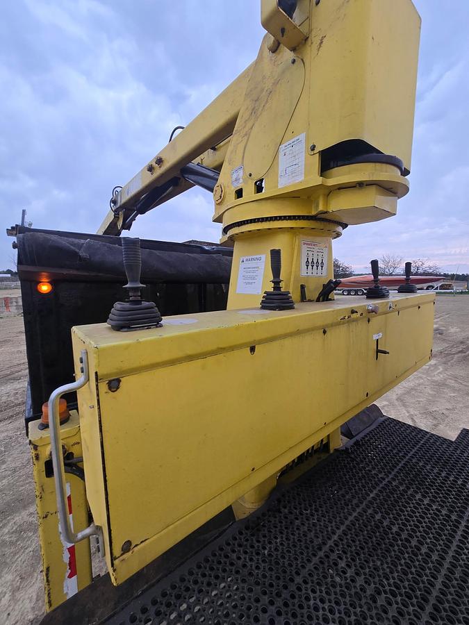 Used 2014 Peterbuilt 382