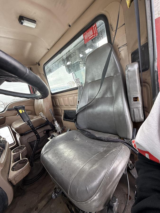 Used 2005 mack granite