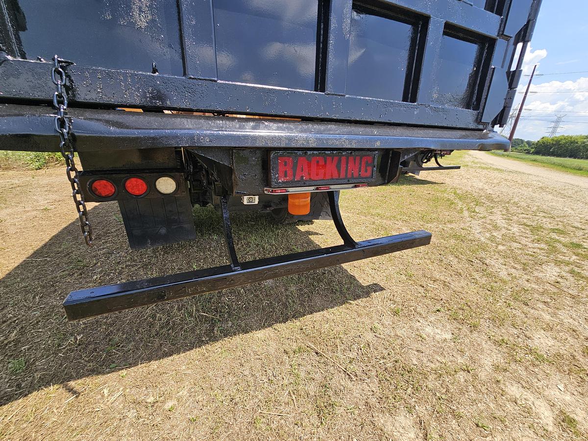 Used 2014 Peterbuilt 382