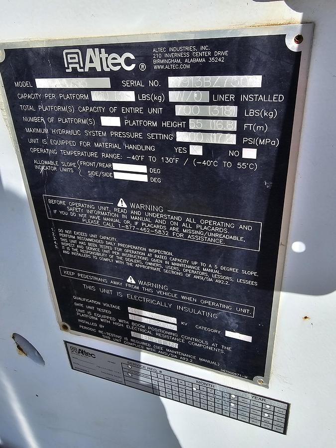 Used 2014 Freightliner / Altec M2106/ AA755