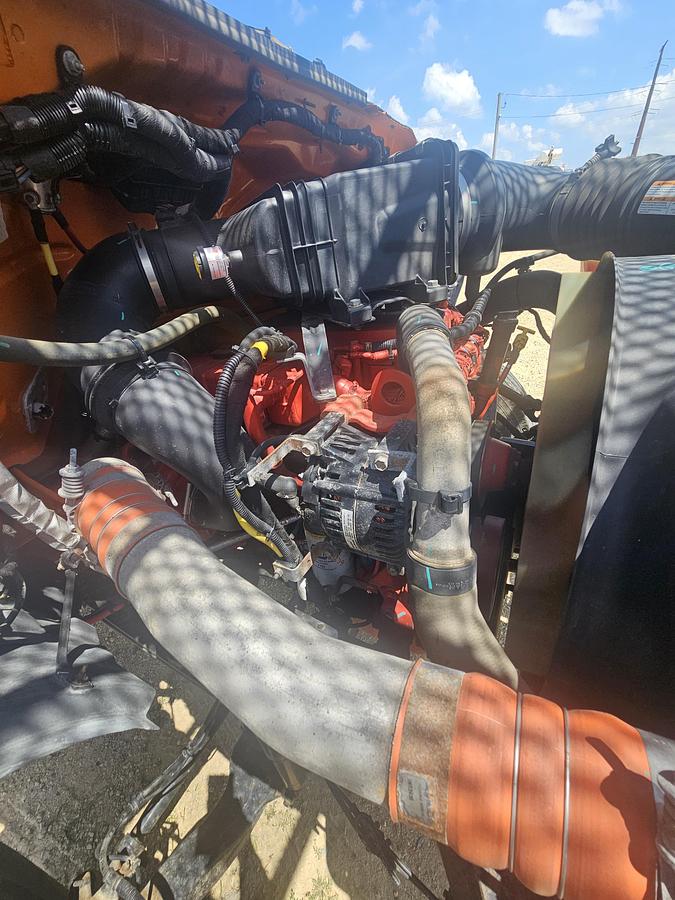 Used 2015 Ford / Altec F750 / LR756