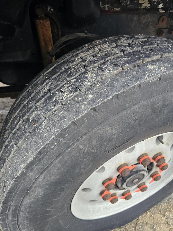 Used 2005 mack granite