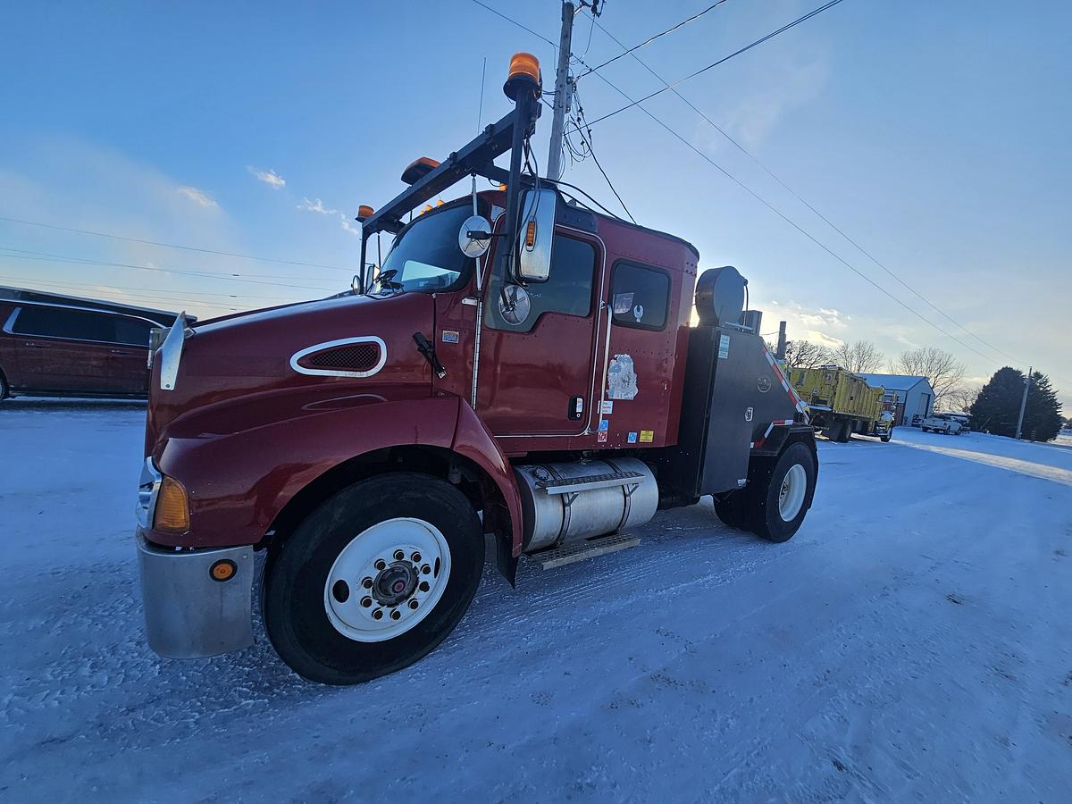 Used 2005 Kenworth T300
