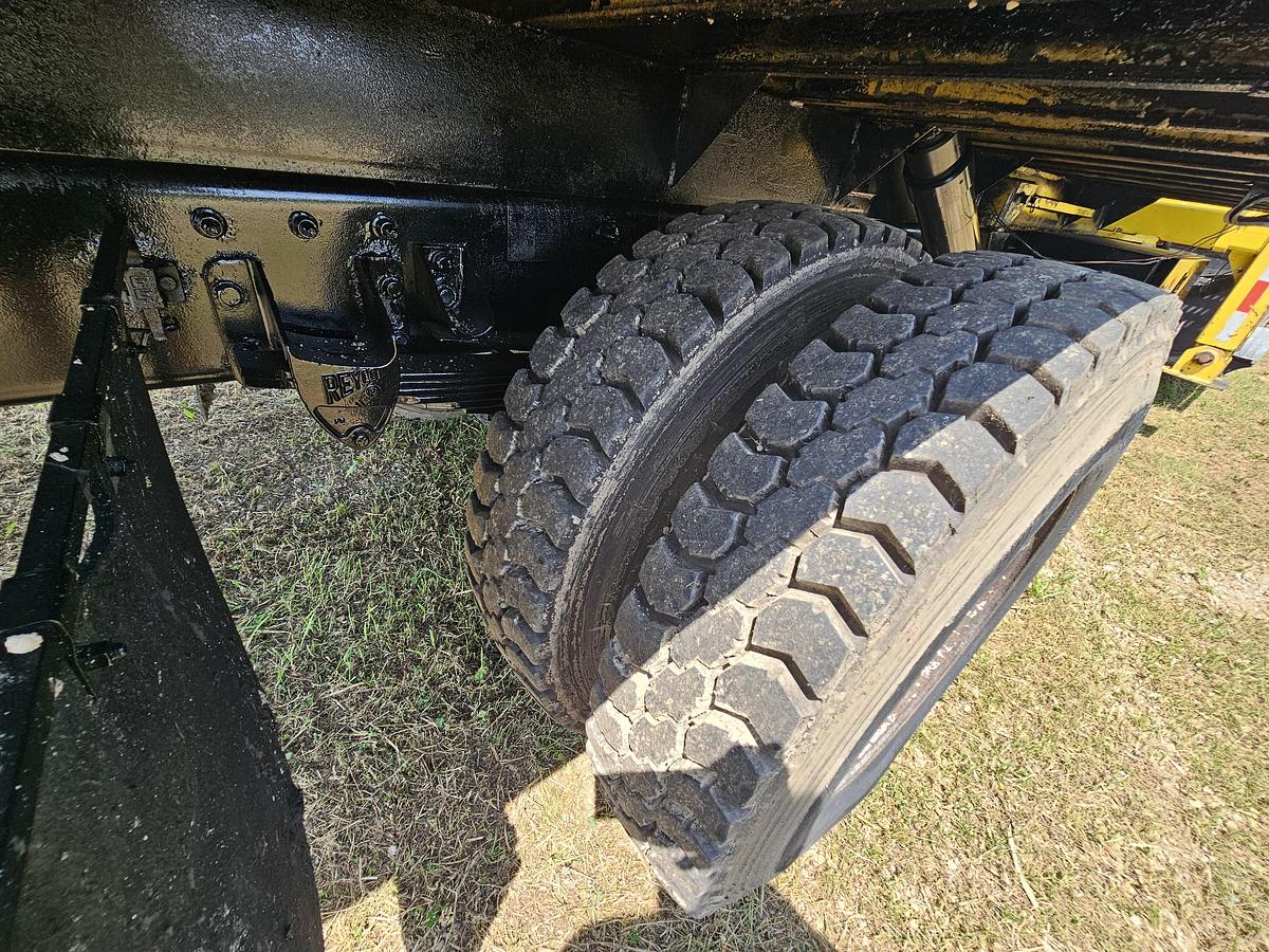Used 2014 Peterbuilt 382