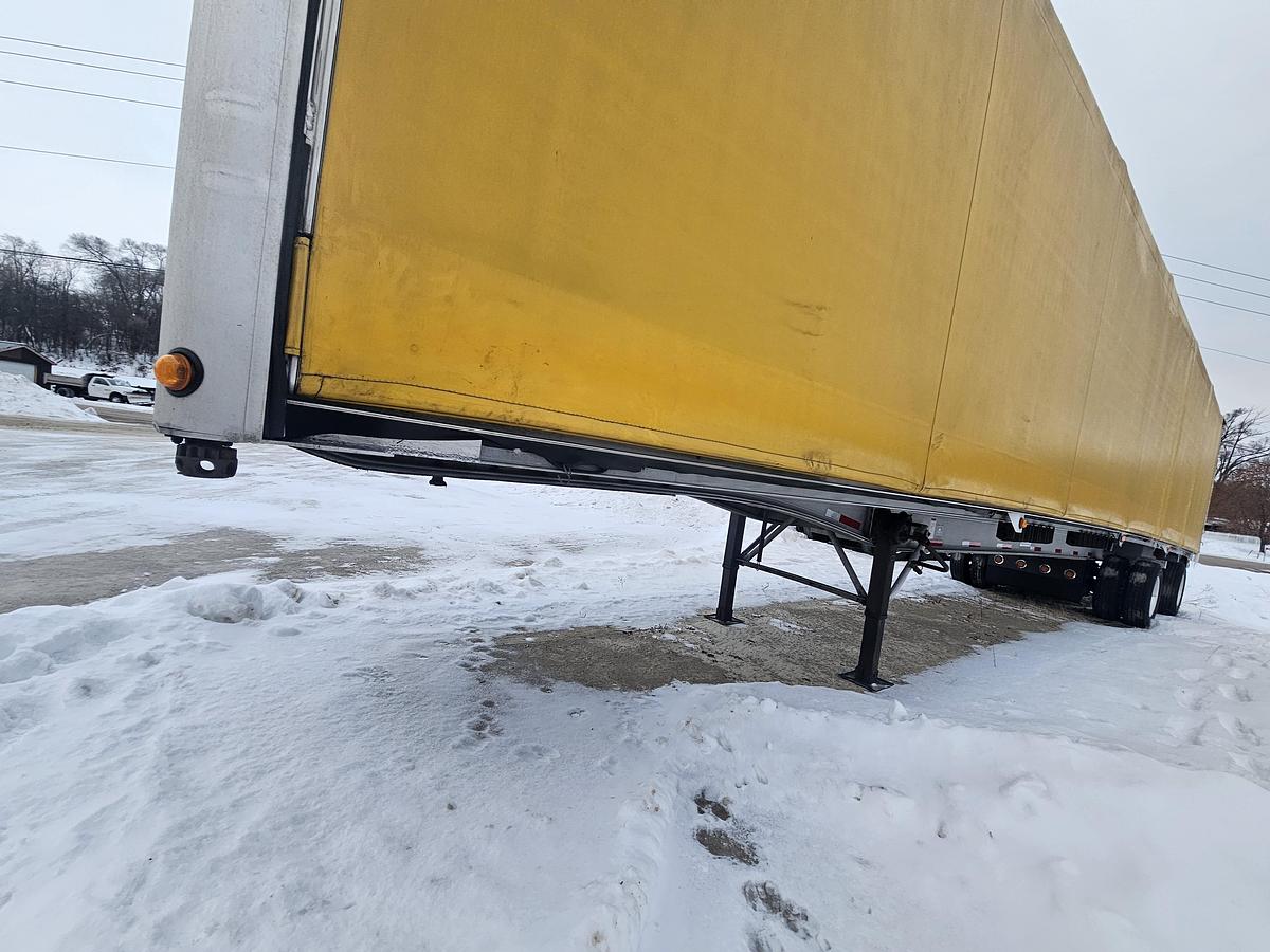 Used 2022 East trailer conastoga