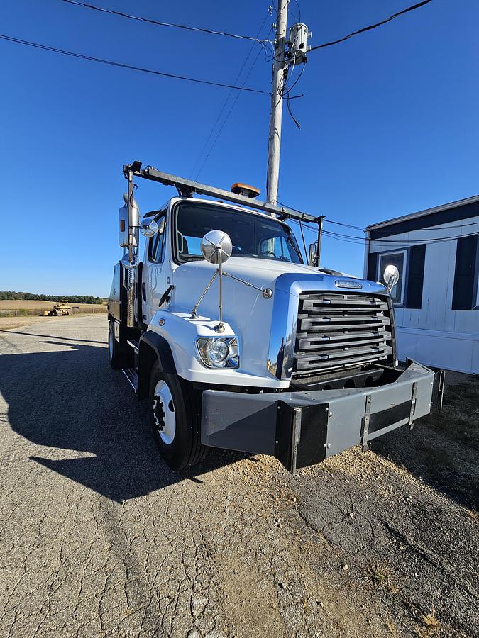 Used 2018 Freightliner SD