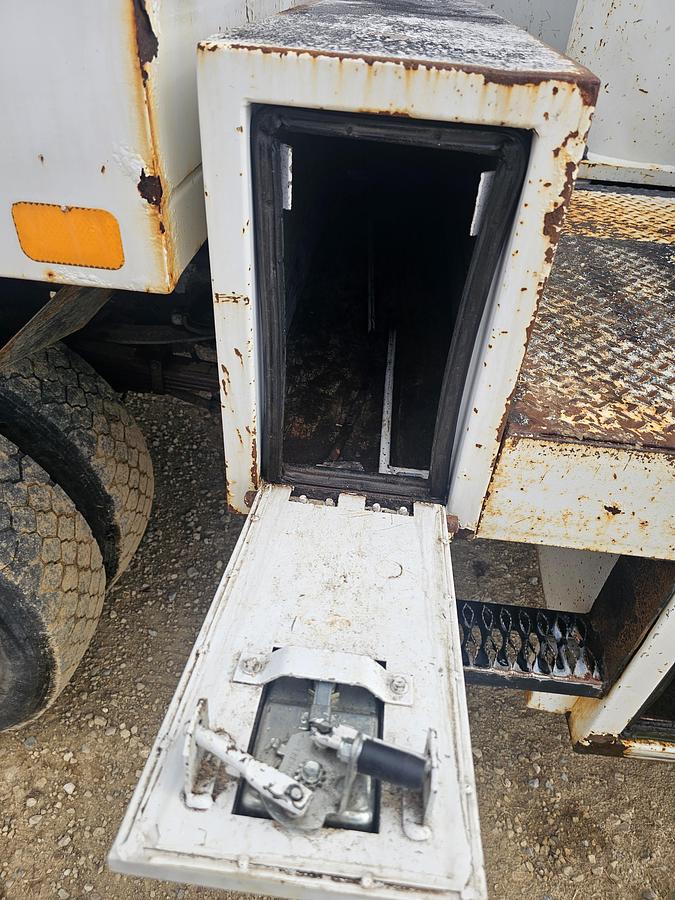 Used 2012 Ford /  Versalift F550 / SST40EIH