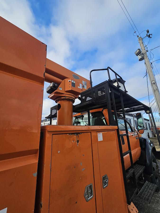 Used 2010 Ford /  Altec F750/ LRV55