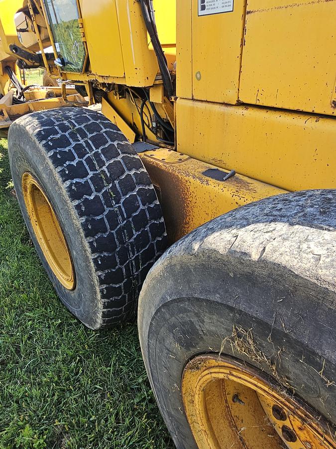 Used 1989 John Deere 772BH