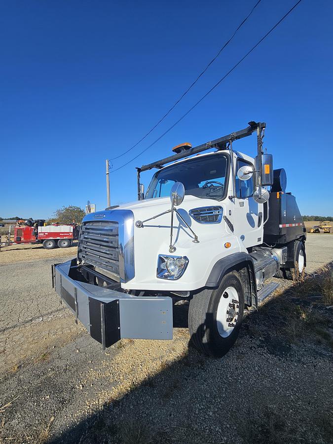 Used 2018 Freightliner SD