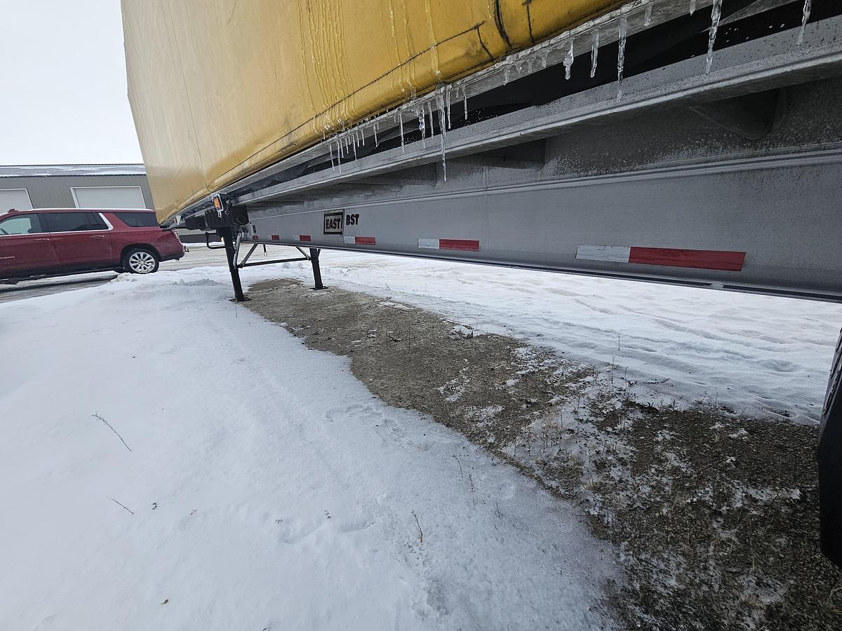 Used 2022 East trailer conastoga