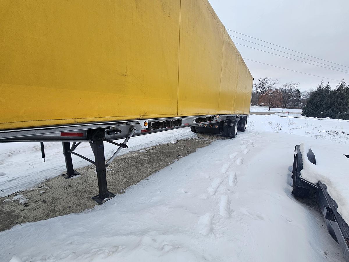 Used 2022 East trailer conastoga