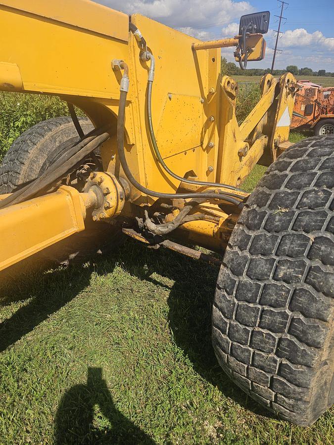 Used 1989 John Deere 772BH