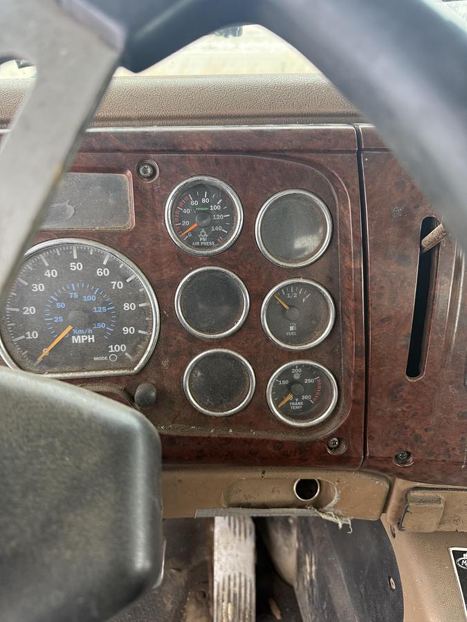 Used 2005 mack granite