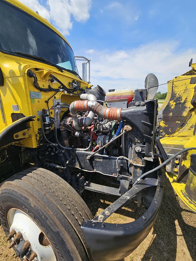 Used 2014 Peterbuilt 382