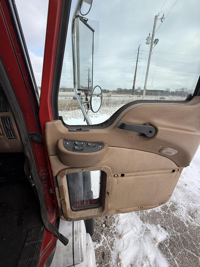 Used 2005 mack granite