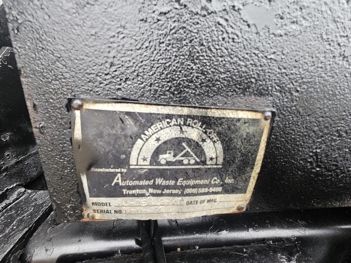 Used 2005 mack granite