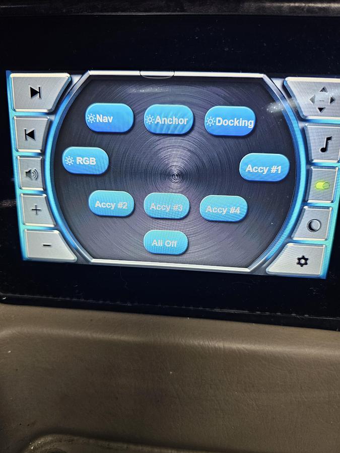 Used 2021 Avalon Excalibur winshield