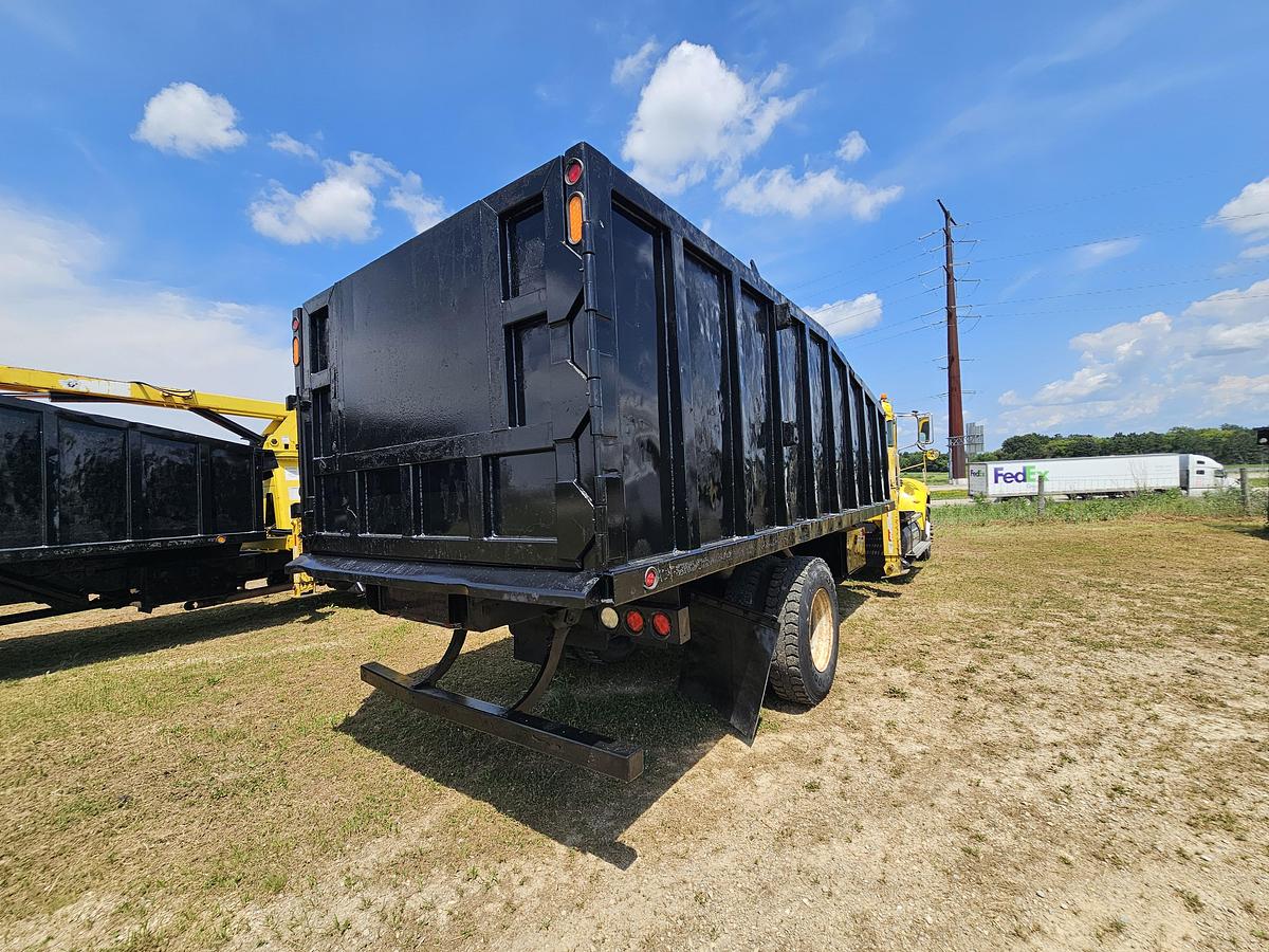 Used 2014 Peterbuilt 382