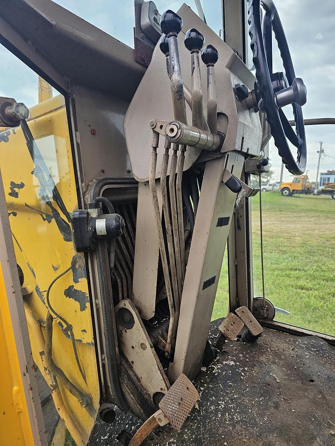 Used 1989 John Deere 772BH