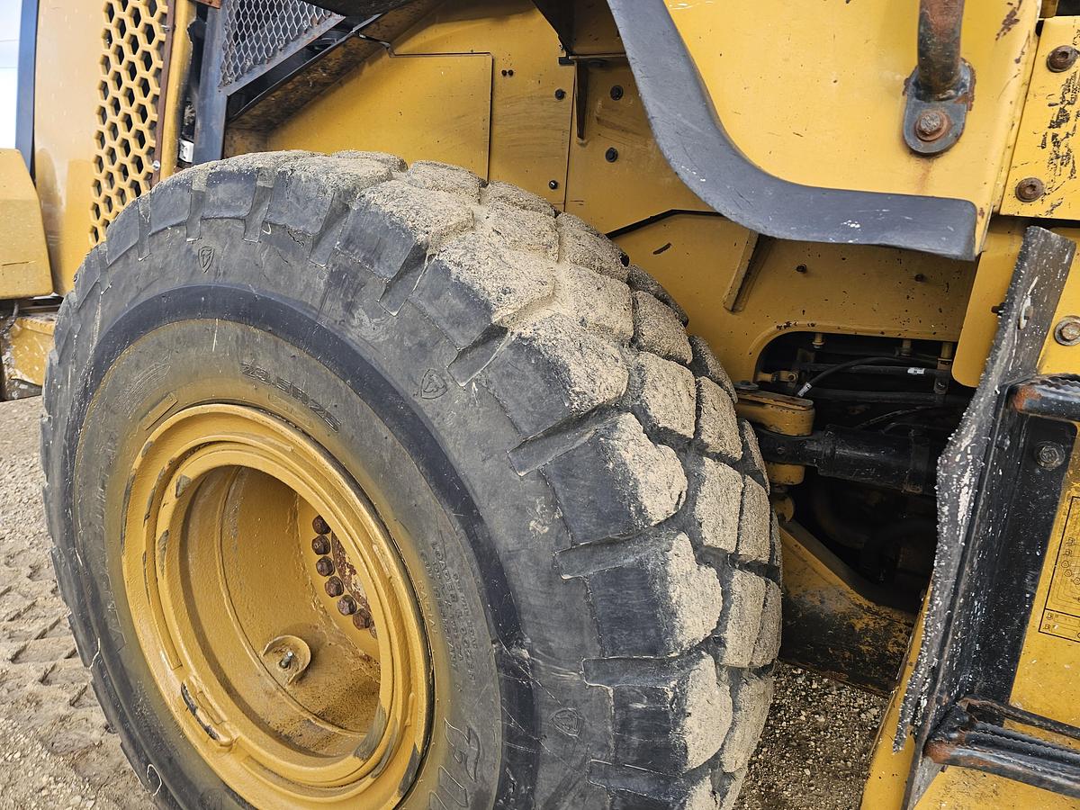 Used 2014 Caterpillar 950k