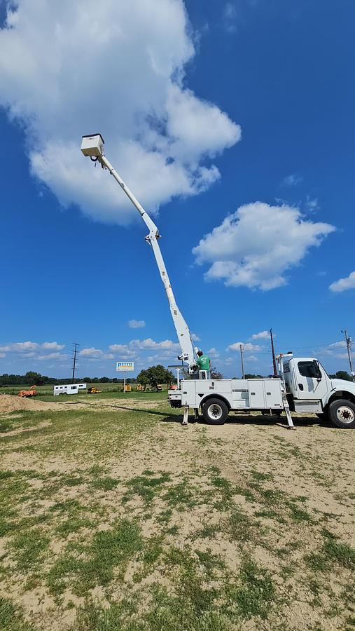 Used 2014 Freightliner / Altec M2106/ AA755