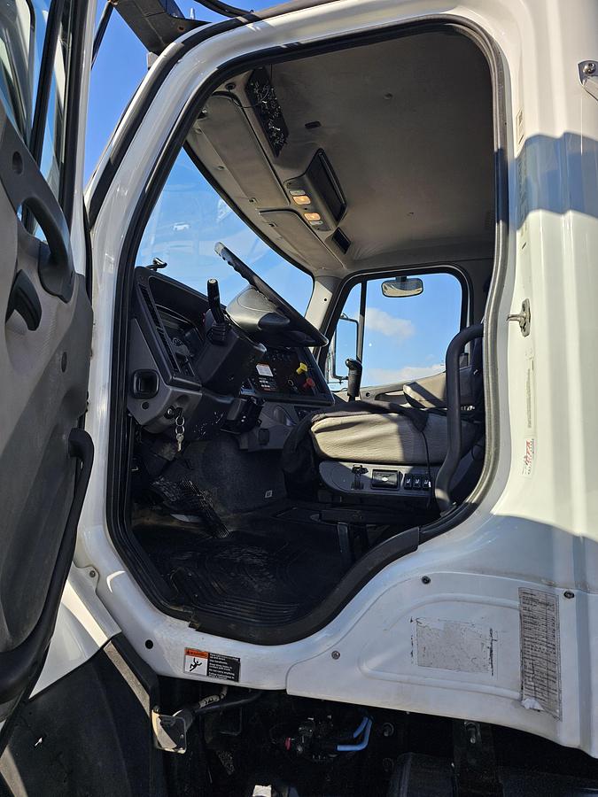 Used 2018 Freightliner SD