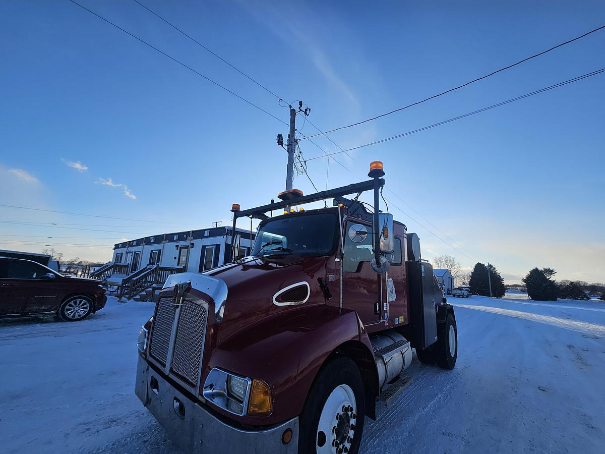 Used 2005 Kenworth T300